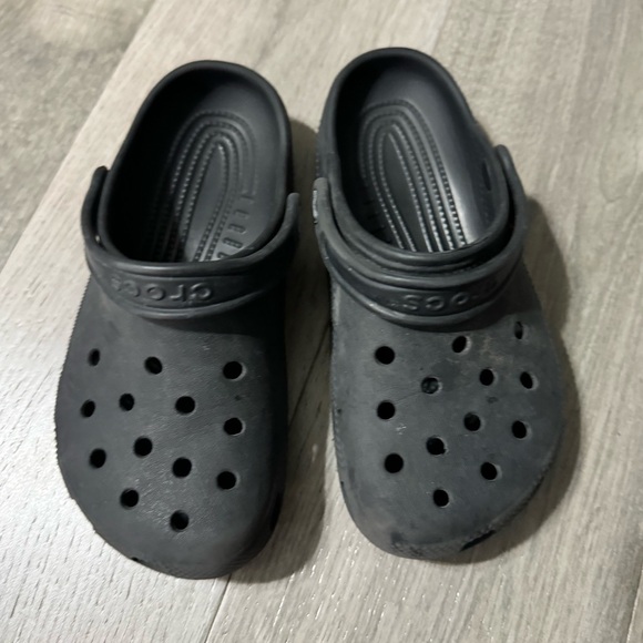 Youth black crocs - Picture 2 of 9